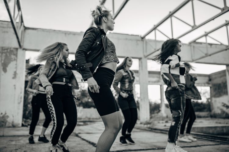 Reflectie in Beweging: Groei en Ontwikkeling voor Jonge Dansers 4 Dans en Reflectie 7
