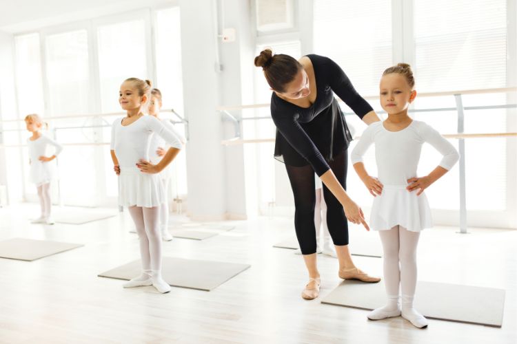 Hoe kunnen we onze kinderen helpen om een goede houding te bereiken?